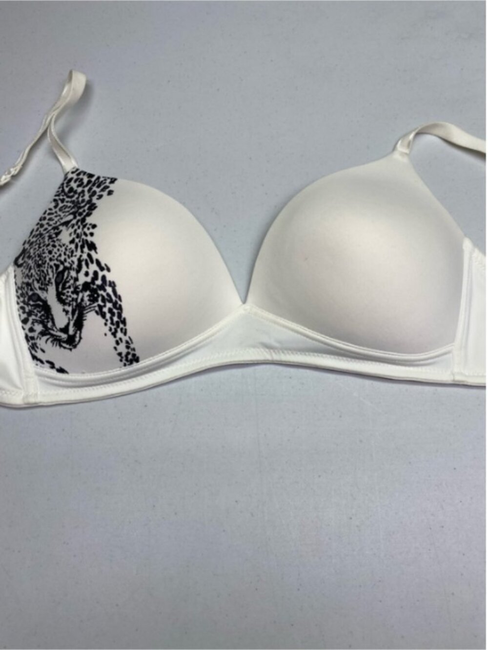 LVR WHT/LEOPARD PNT Padded Wireless, 34C *P1034